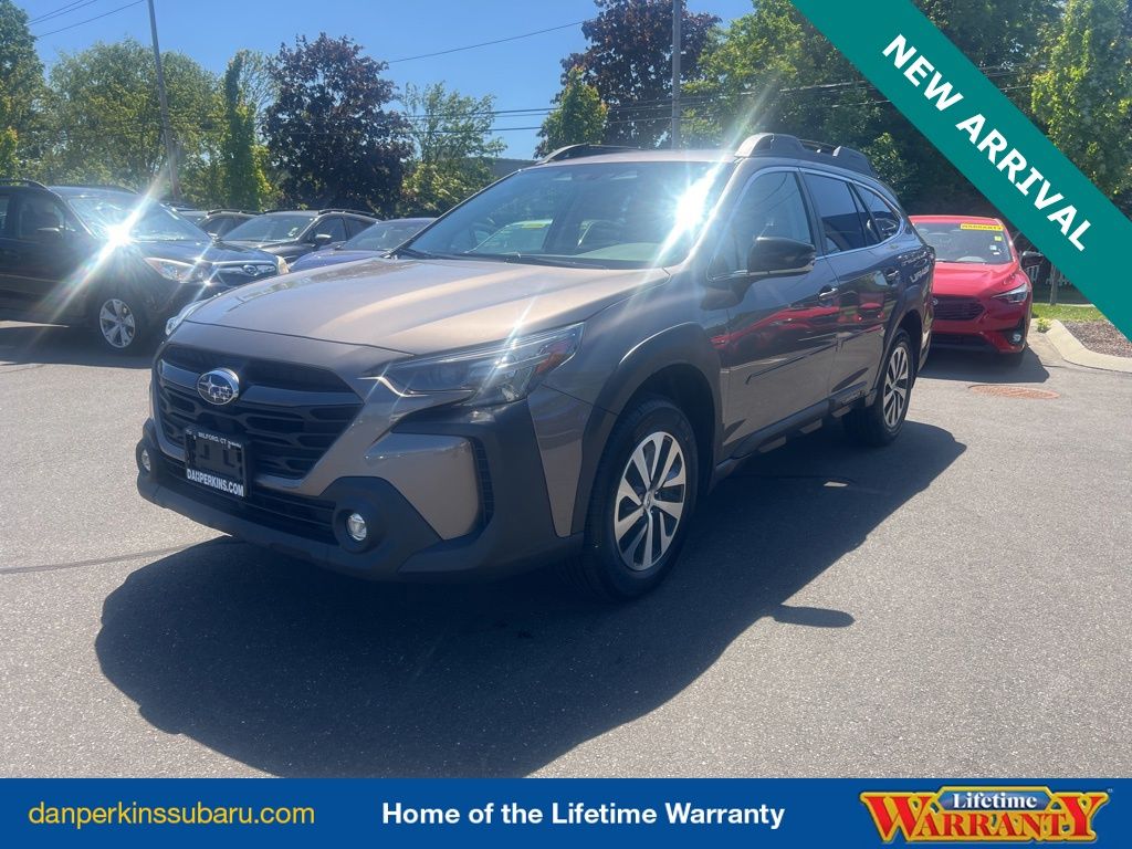 2023 Subaru Outback Premium's photo