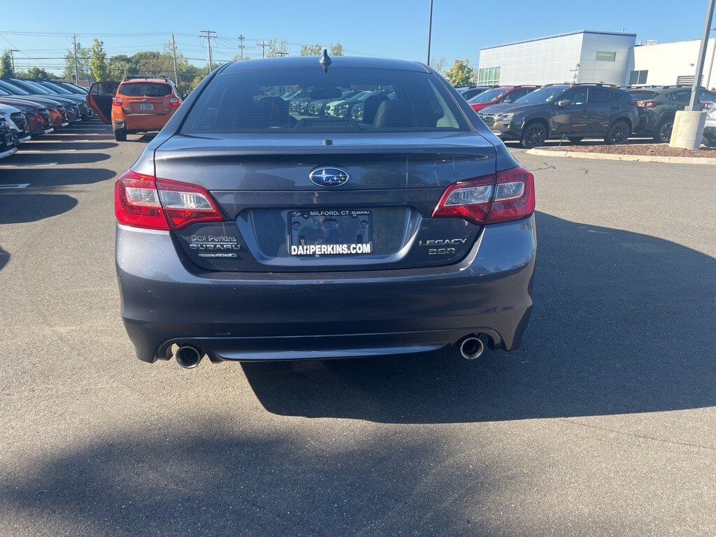 2016 Subaru Legacy 3.6R Limited photo 3