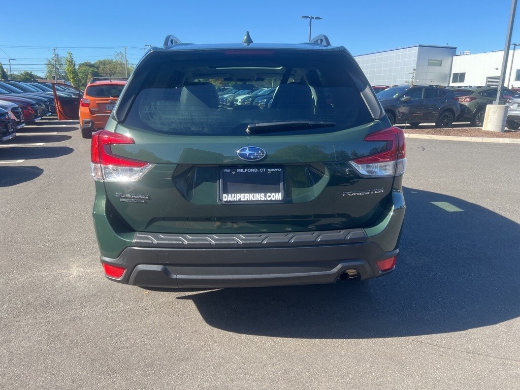 2023 Subaru Forester Premium photo 3