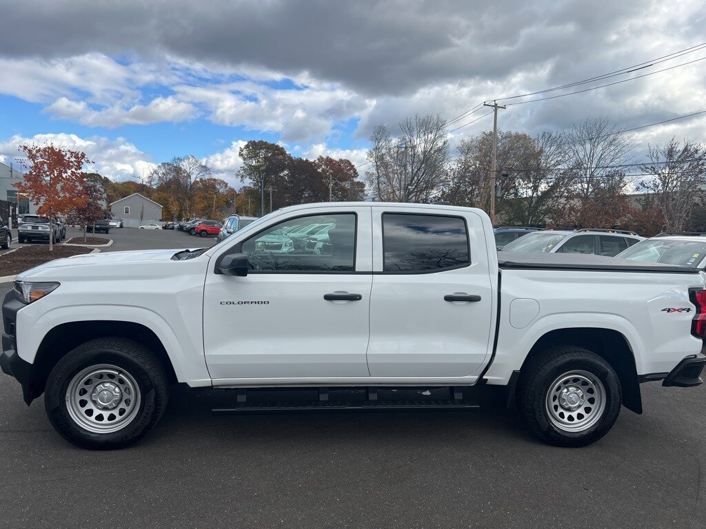 2025 Chevrolet Colorado Work Truck photo 2