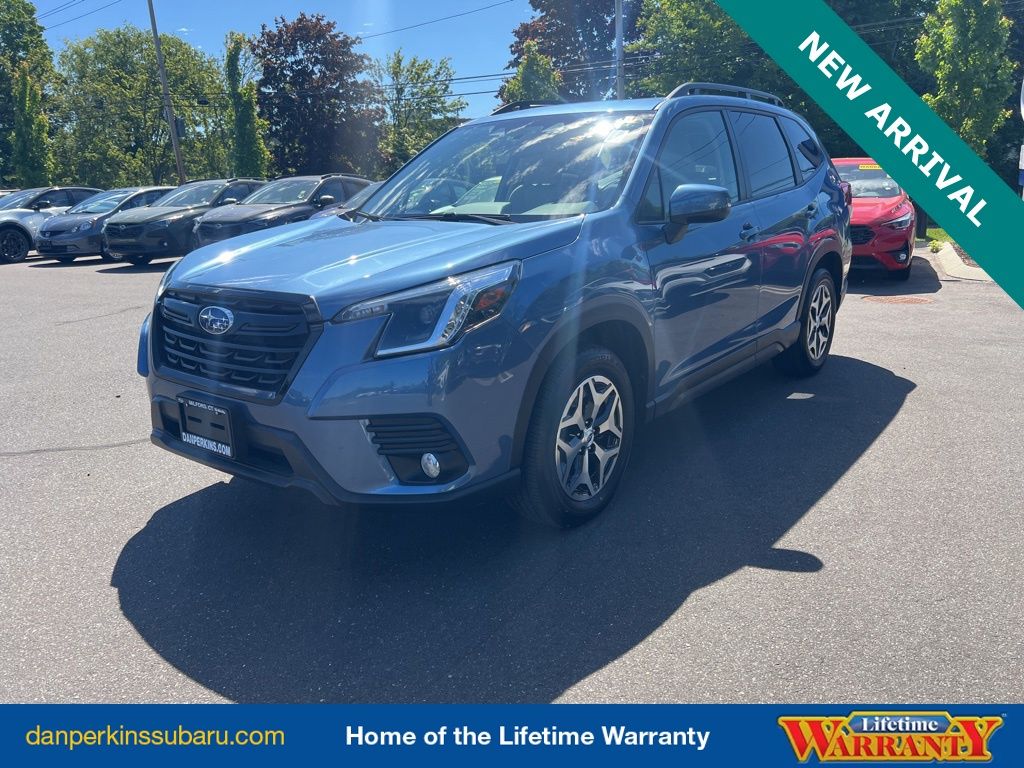 2023 Subaru Forester Premium's photo