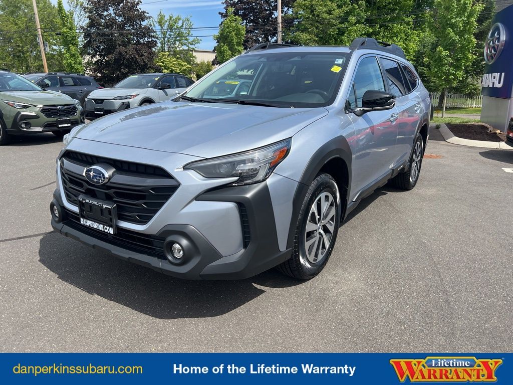 2023 Subaru Outback Premium's photo