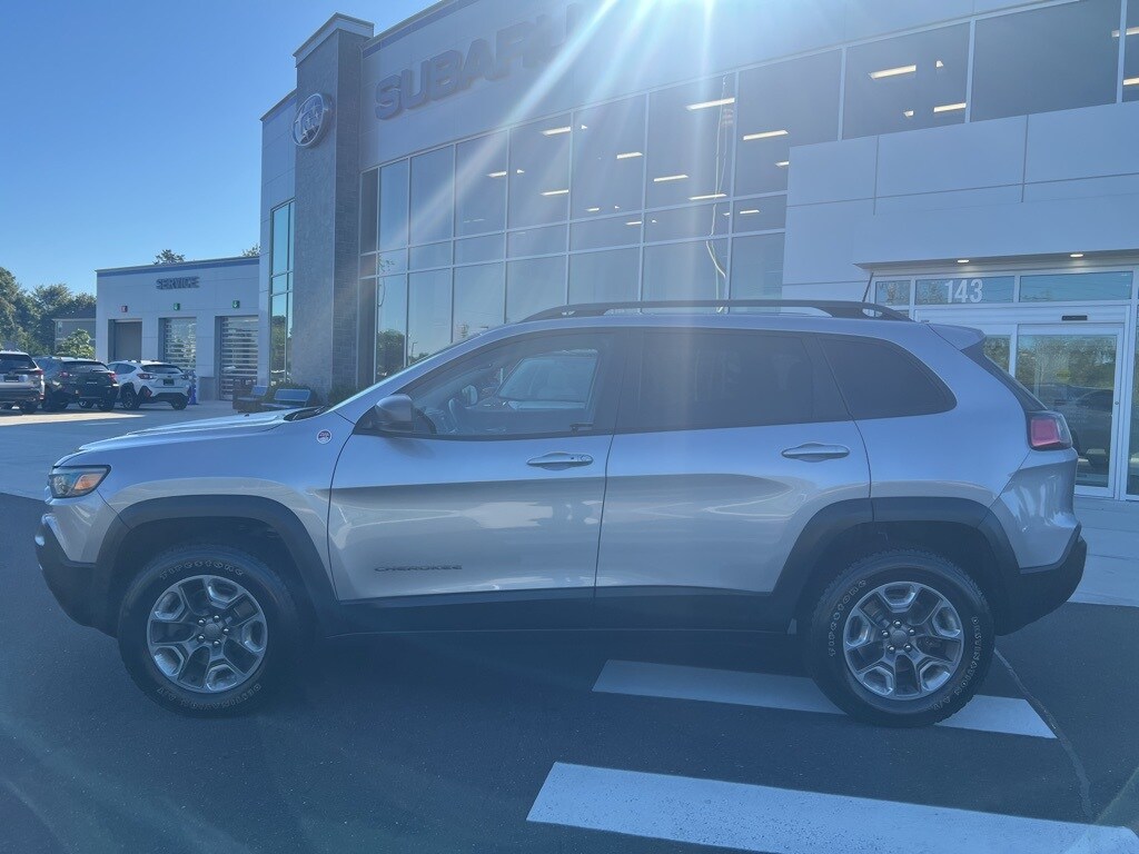 2019 Jeep Cherokee Trailhawk photo 2