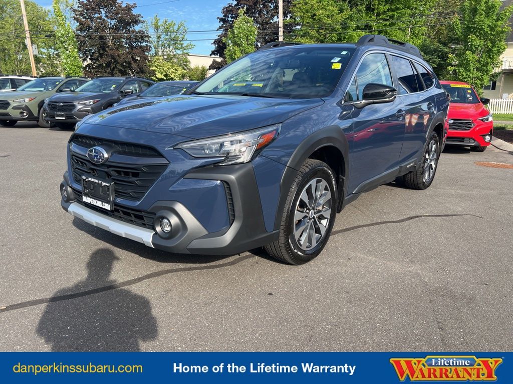 2023 Subaru Outback Limited's photo