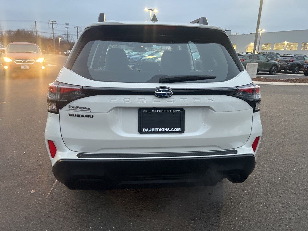 2025 Subaru Forester Base photo 3