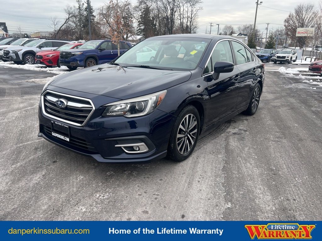 2018 Subaru Legacy Premium's photo