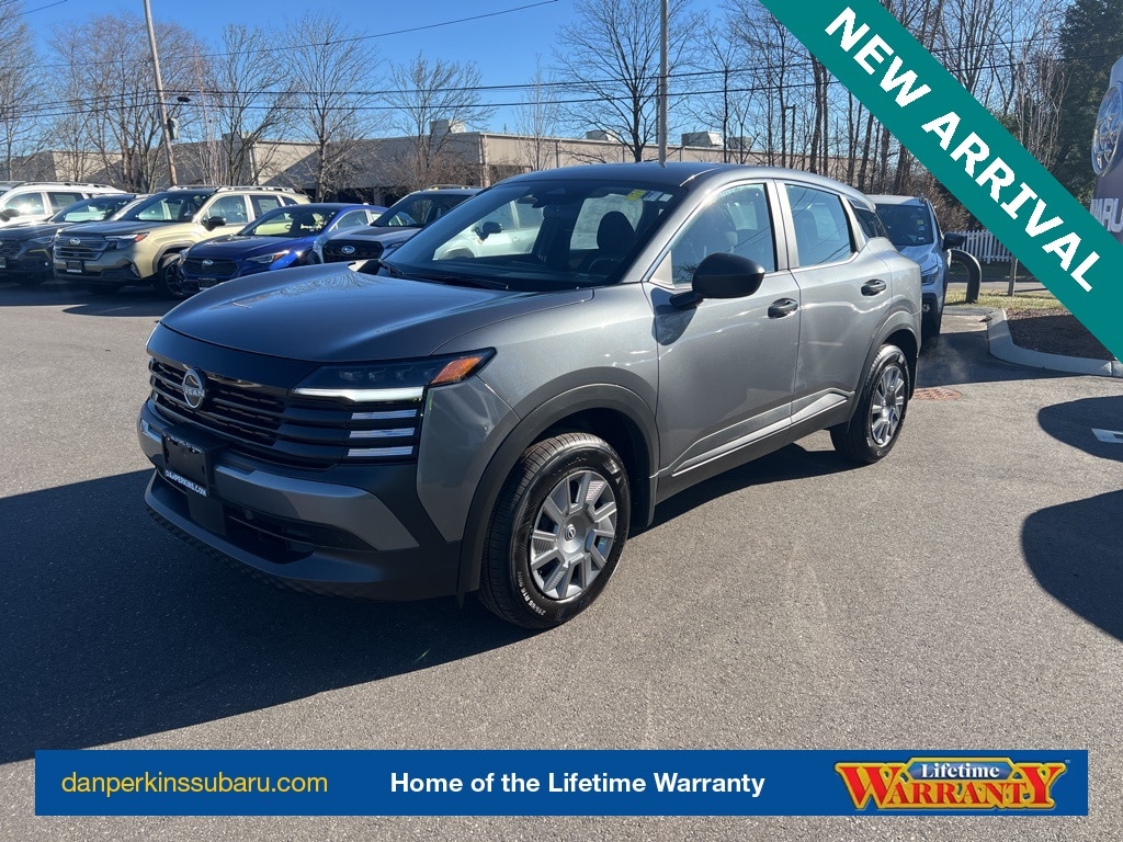 2025 Nissan Kicks S AWD's photo