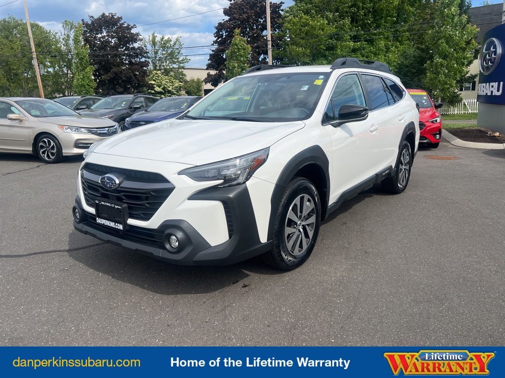 2024 Subaru Outback Premium's photo