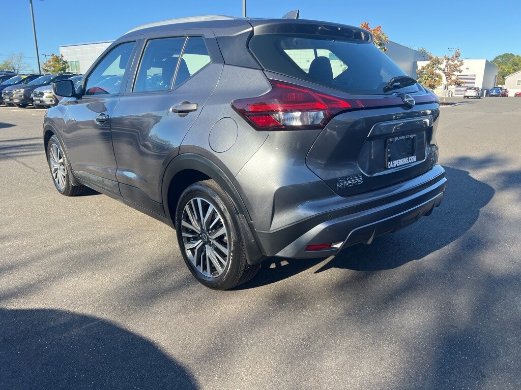 2022 Nissan Kicks SV photo 3