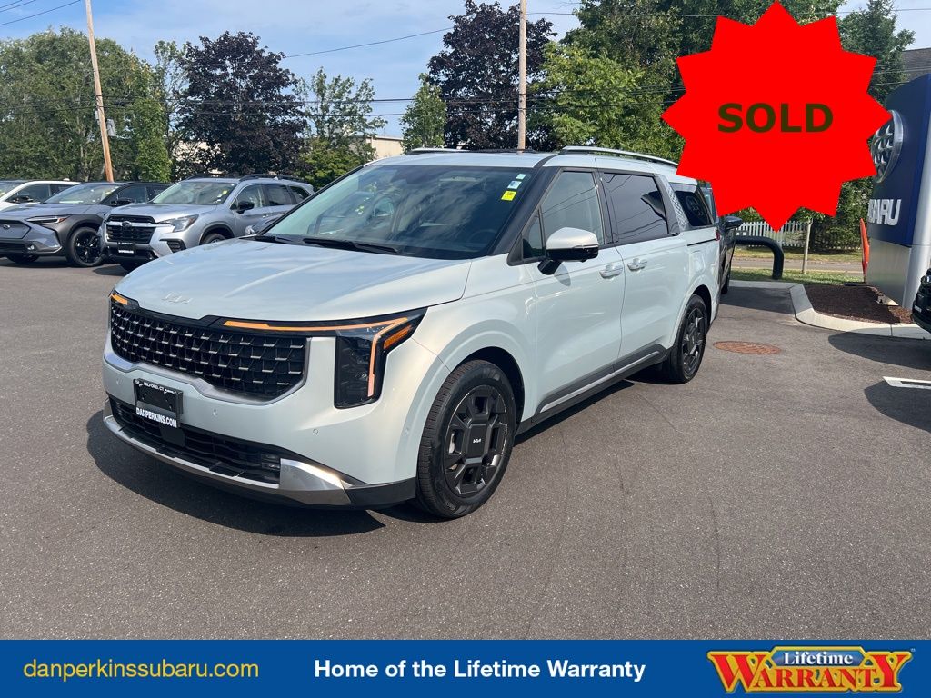 2025 Kia Carnival SX's photo