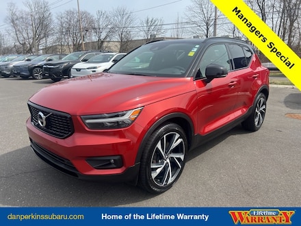 2020 Volvo XC40 R-Design SUV