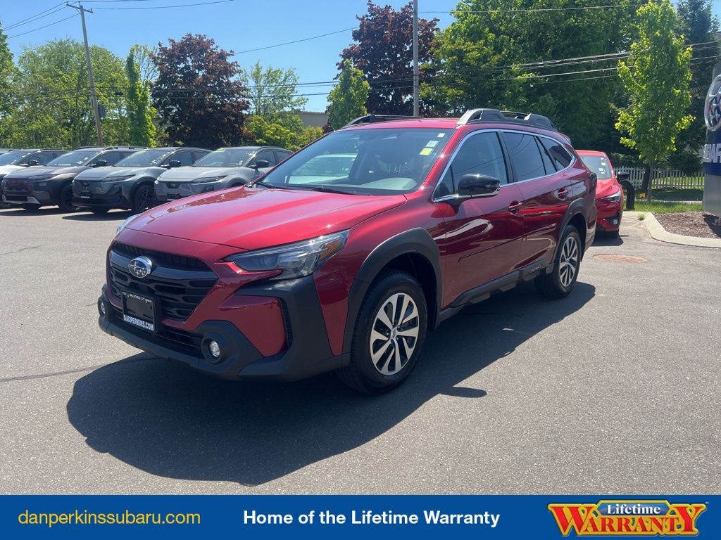 2025 Subaru Outback Premium's photo