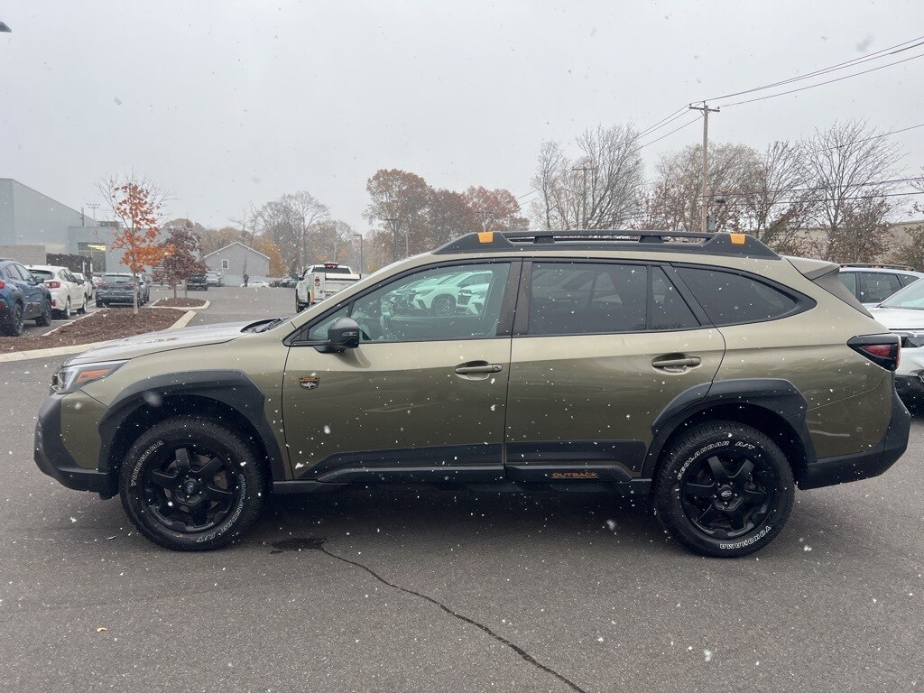 2022 Subaru Outback Wilderness photo 2