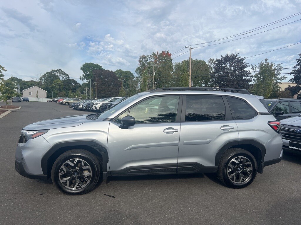 2025 Subaru Forester Premium photo 2