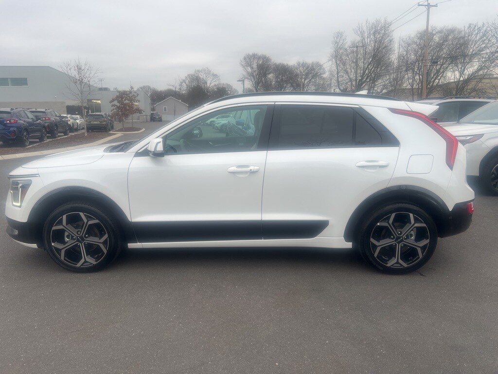 Used 2025 Kia Niro EX Touring SUV