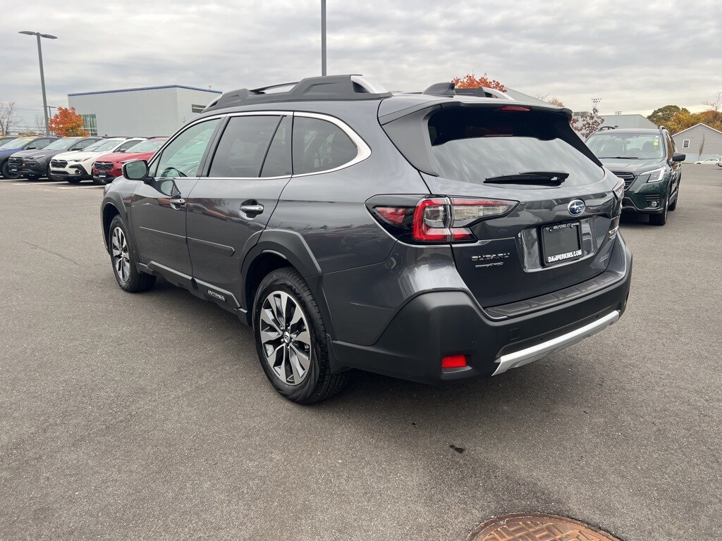 2024 Subaru Outback Touring photo 3