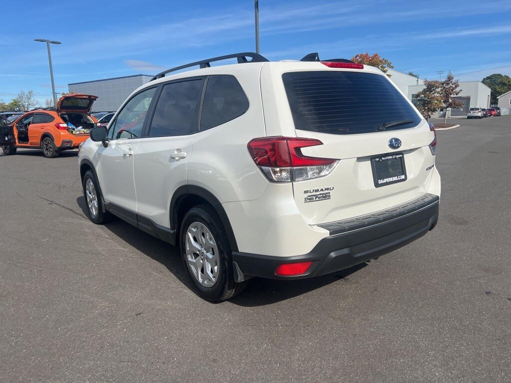 2024 Subaru Forester Base photo 2