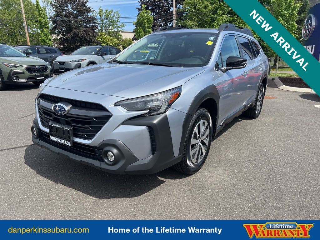 2023 Subaru Outback Premium's photo
