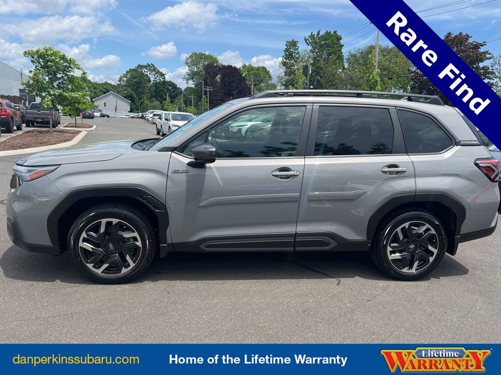 2025 Subaru Forester Limited Hybrid's photo
