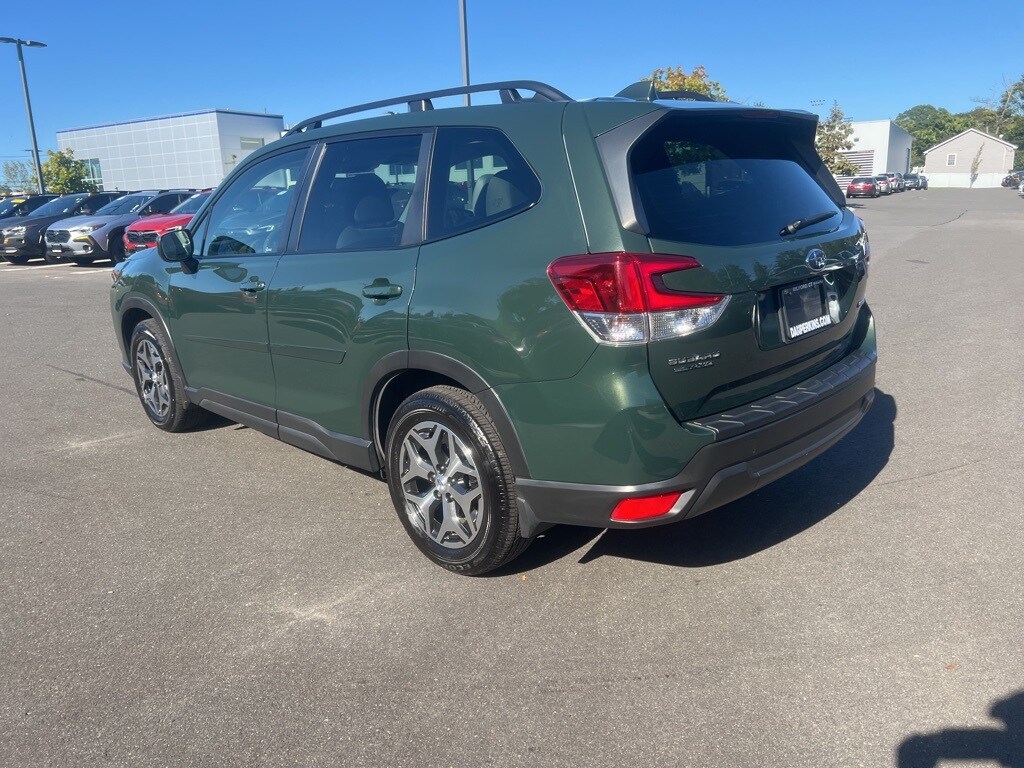 2023 Subaru Forester Premium photo 2