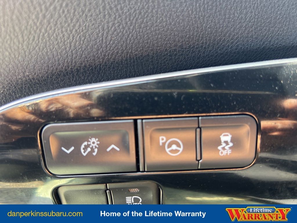 2021 Toyota Prius LE - Photo 11