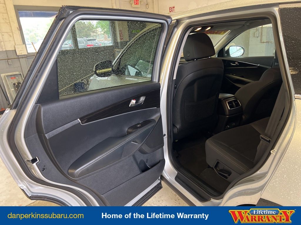 2019 Kia Sorento LX - Photo 27