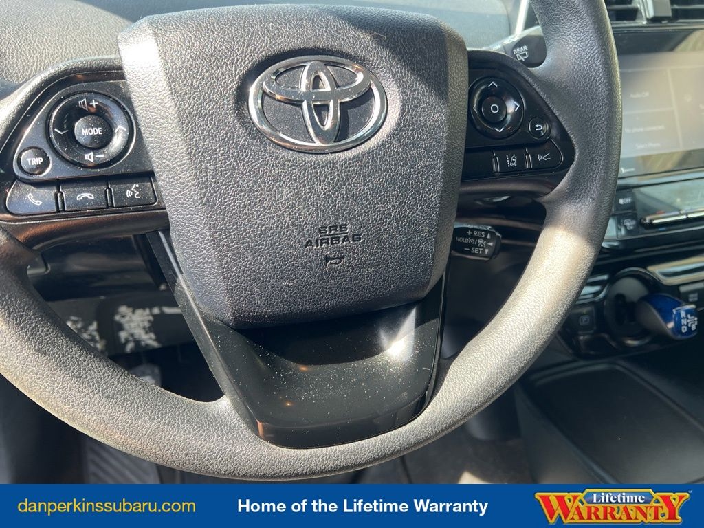 2021 Toyota Prius LE - Photo 12