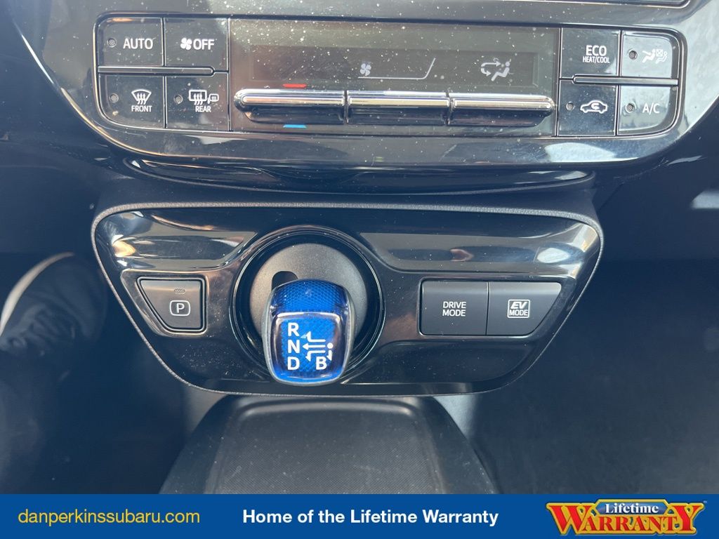 2021 Toyota Prius LE - Photo 16