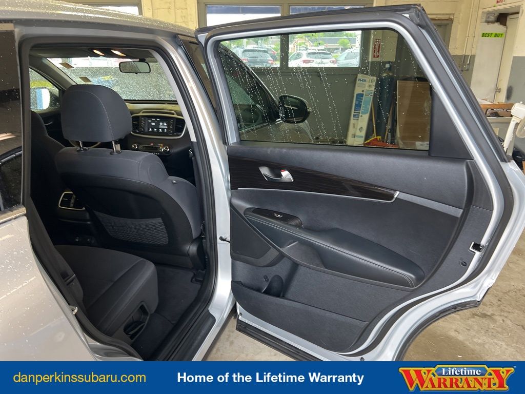 2019 Kia Sorento LX - Photo 40
