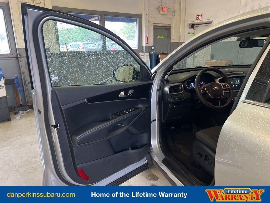 2019 Kia Sorento LX - Photo 26