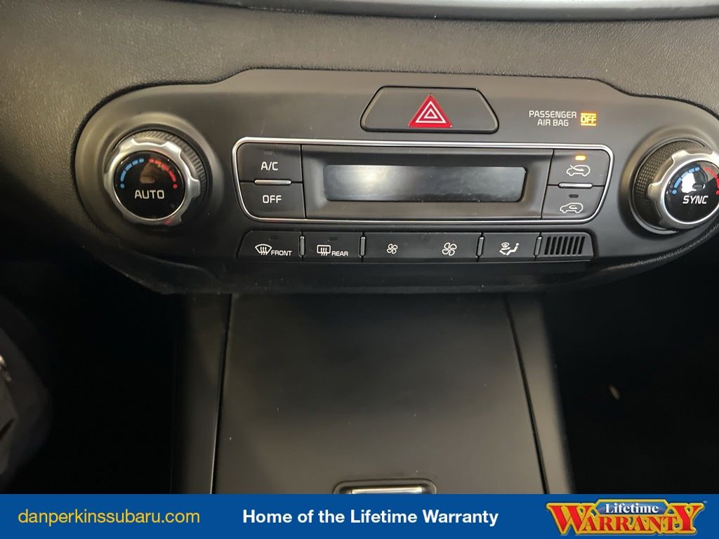 2019 Kia Sorento LX - Photo 18