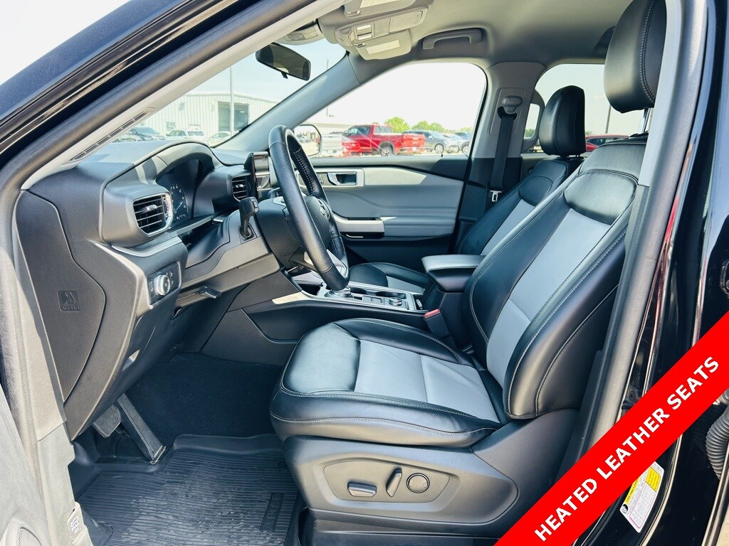 2022 Ford Explorer XLT photo 2