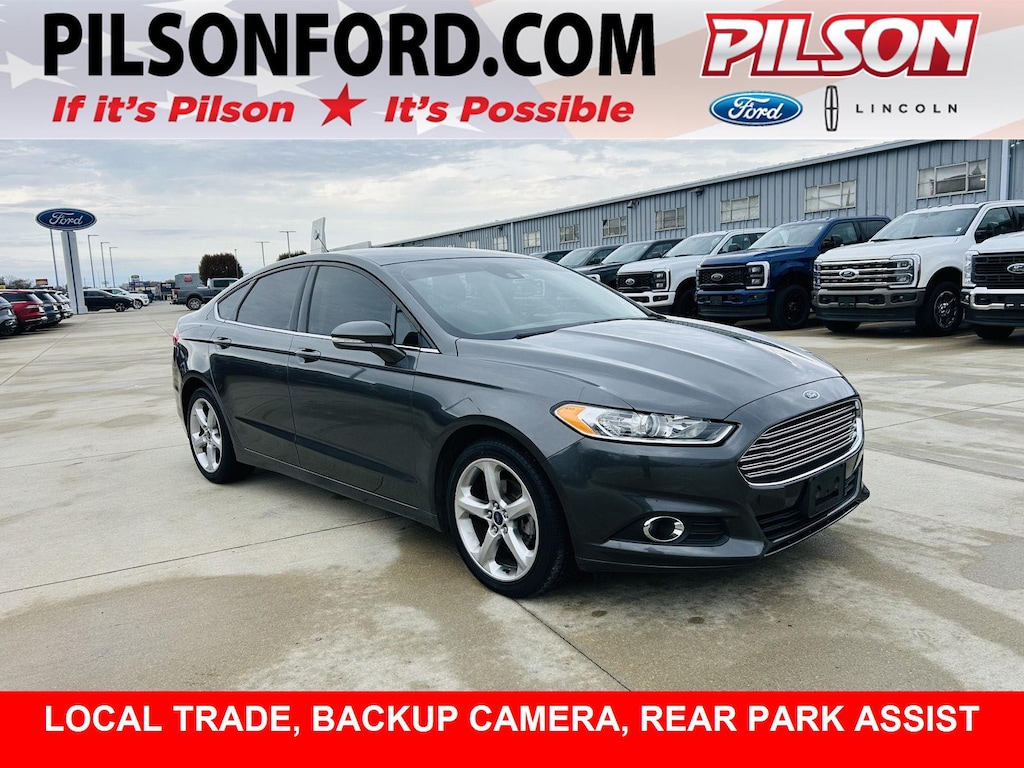 Used 2016 Ford Fusion SE Sedan