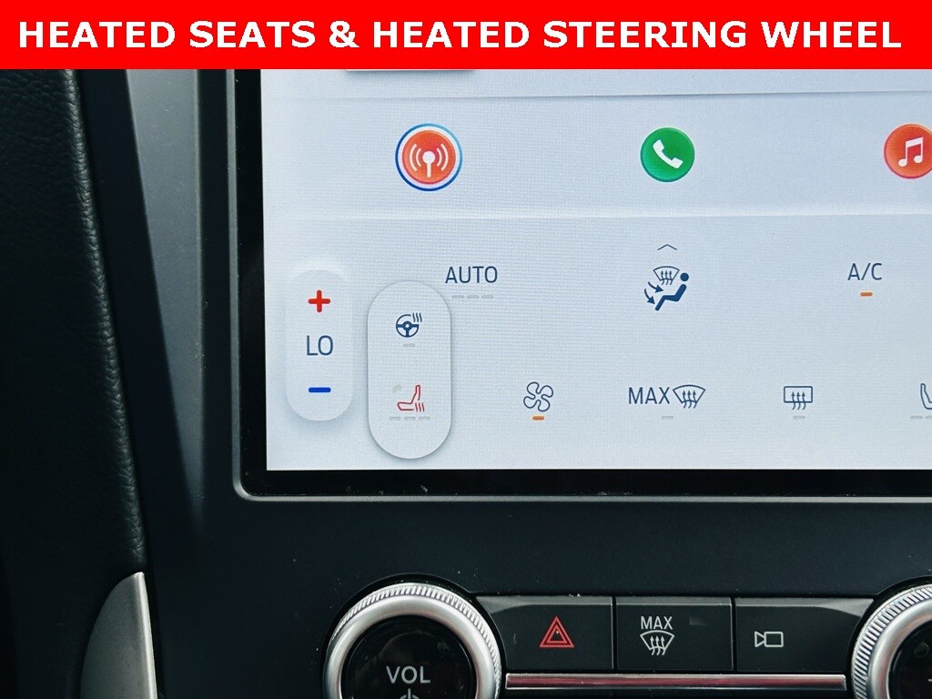 2022 Ford Edge SEL photo 4