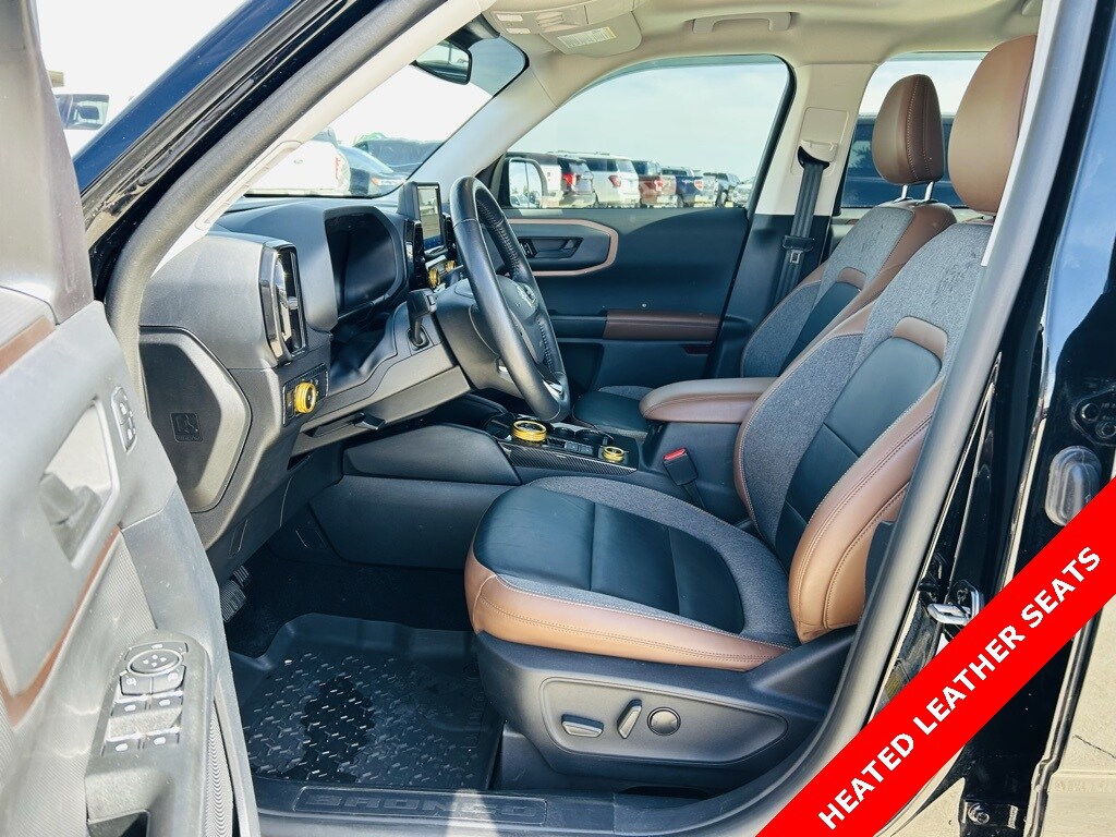 2023 Ford Bronco Sport Outer Banks photo 2