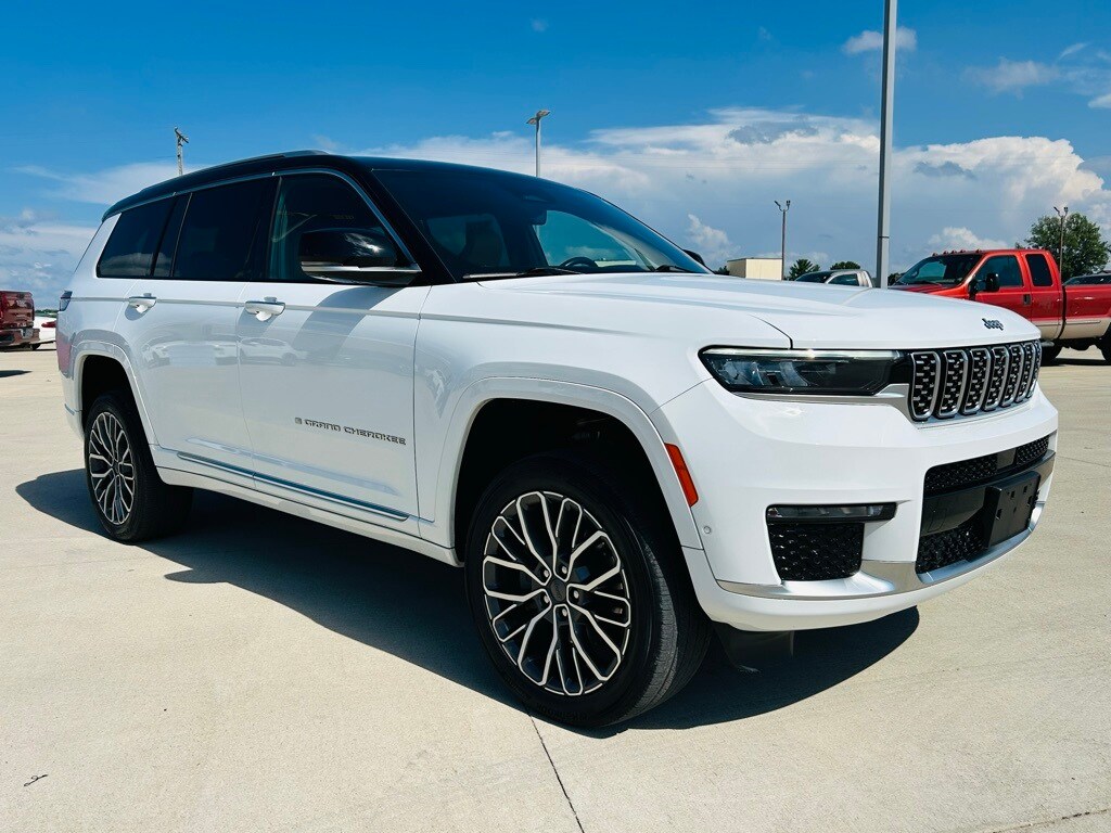 2021 Jeep Grand Cherokee L Summit Reserve photo 2