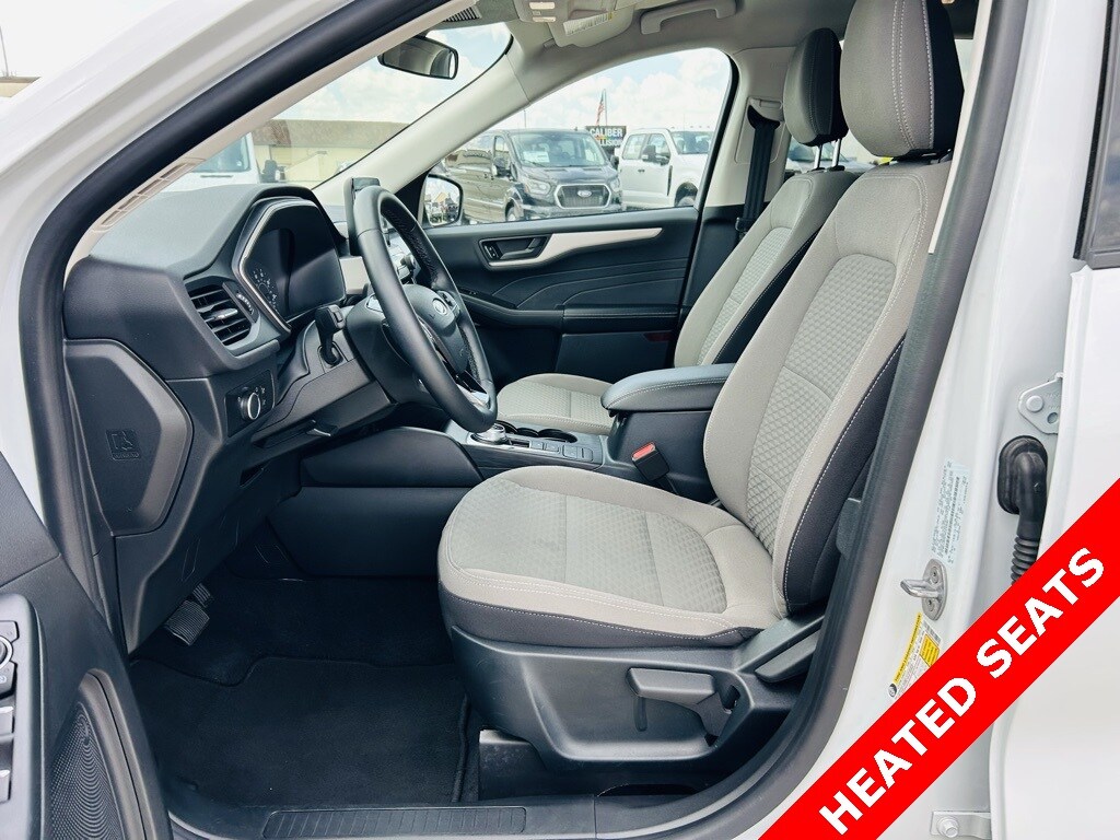 2022 Ford Escape SE photo 3