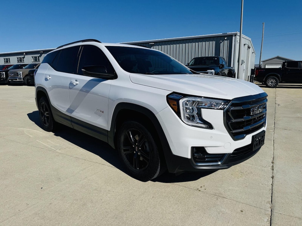 Used 2022 GMC Terrain AT4 SUV