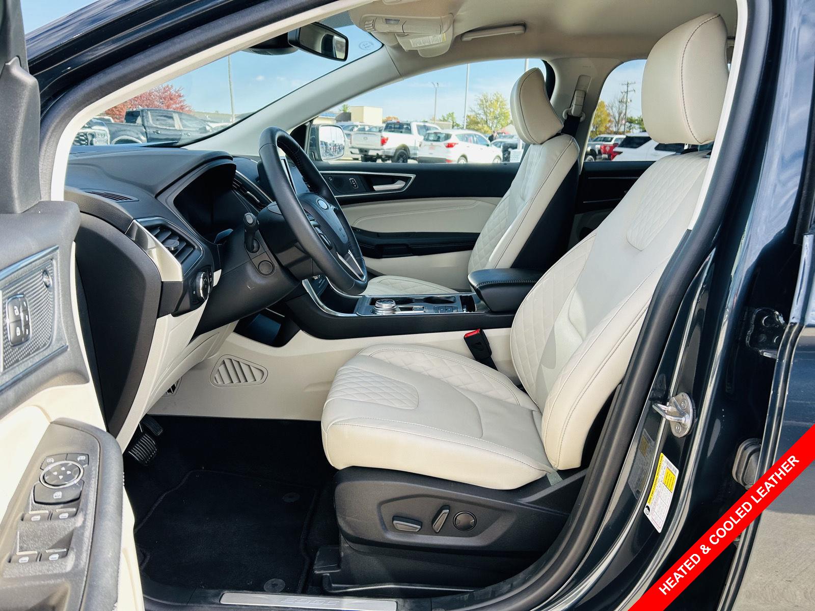 2024 Ford Edge Titanium photo 3