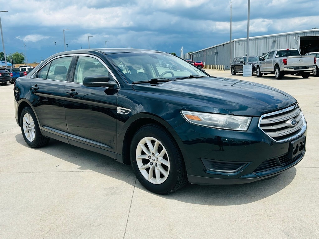 Used 2014 Ford Taurus SE with VIN 1FAHP2D88EG133331 for sale in Mattoon, IL