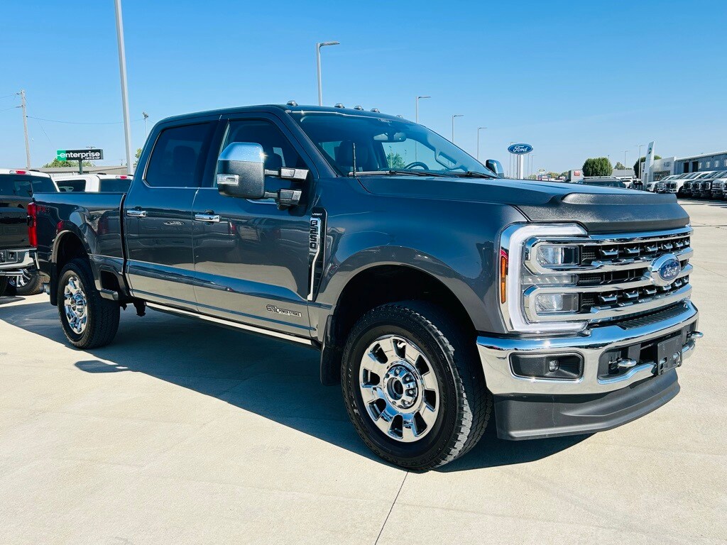 2024 Ford F-250 Lariat photo 2