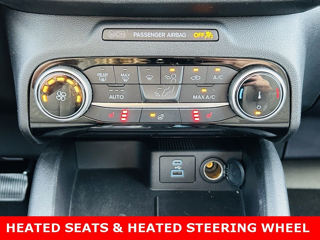 2022 Ford Escape SE photo 2