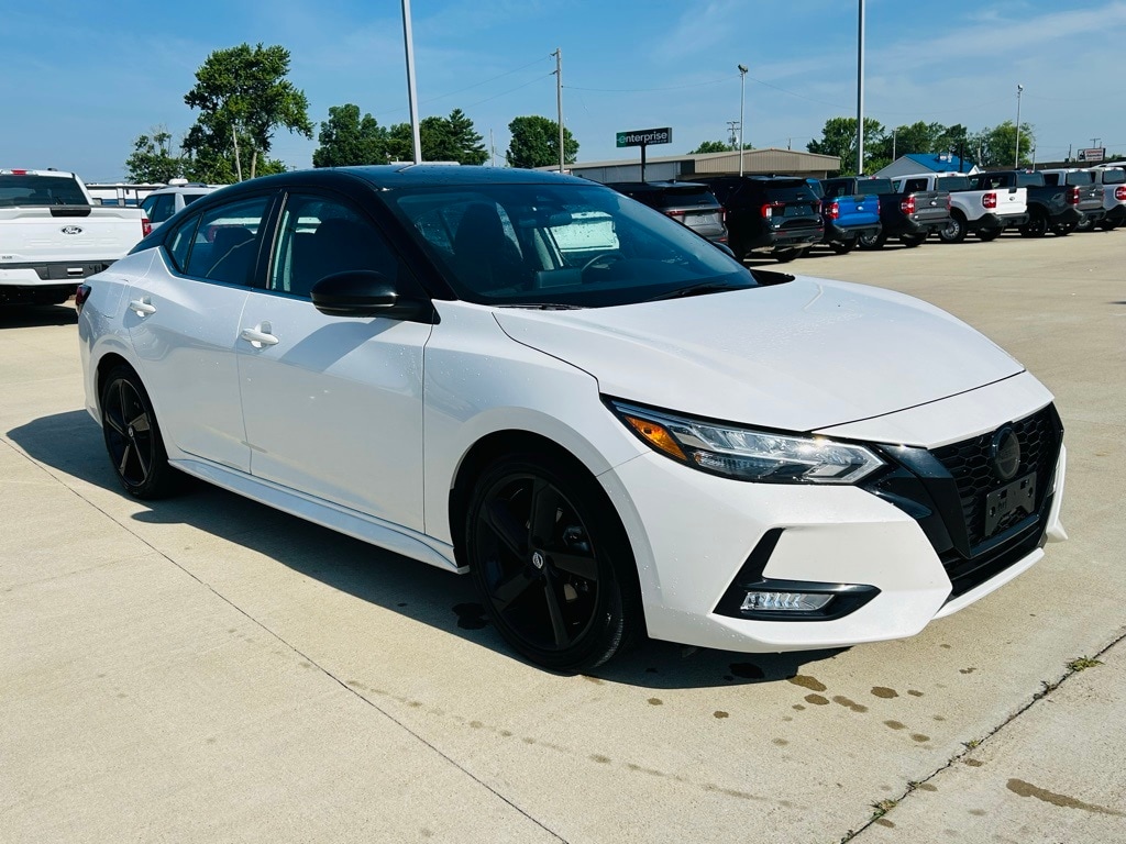 Used 2022 Nissan Sentra SR with VIN 3N1AB8DVXNY317545 for sale in Mattoon, IL