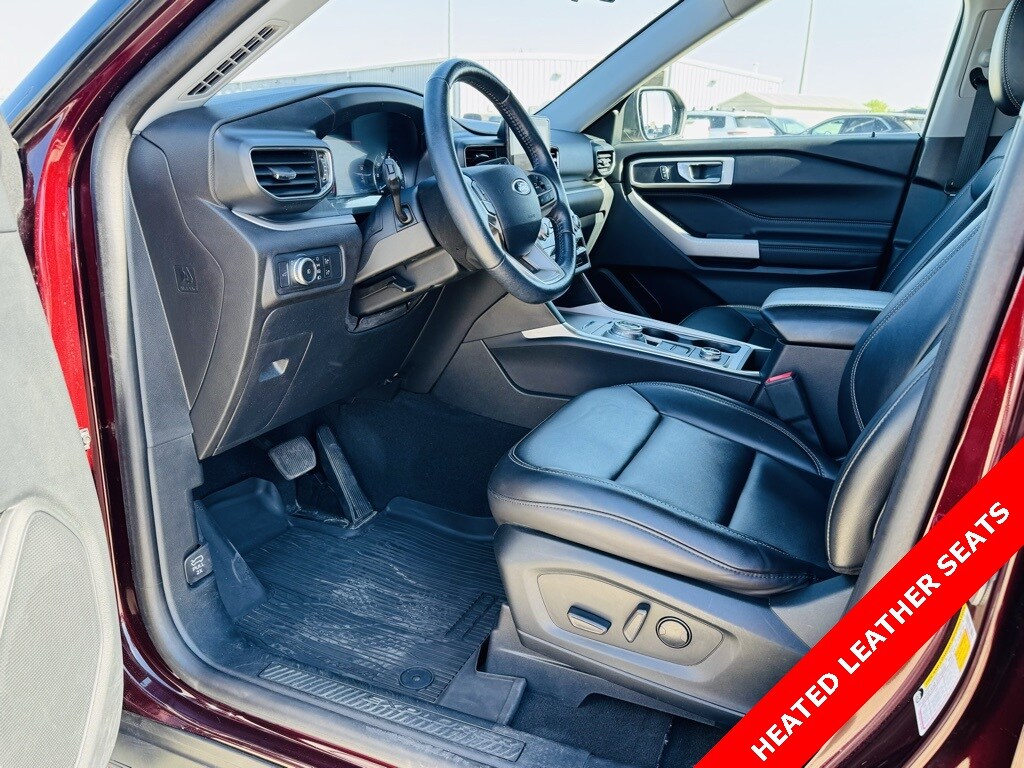 2022 Ford Explorer XLT photo 3