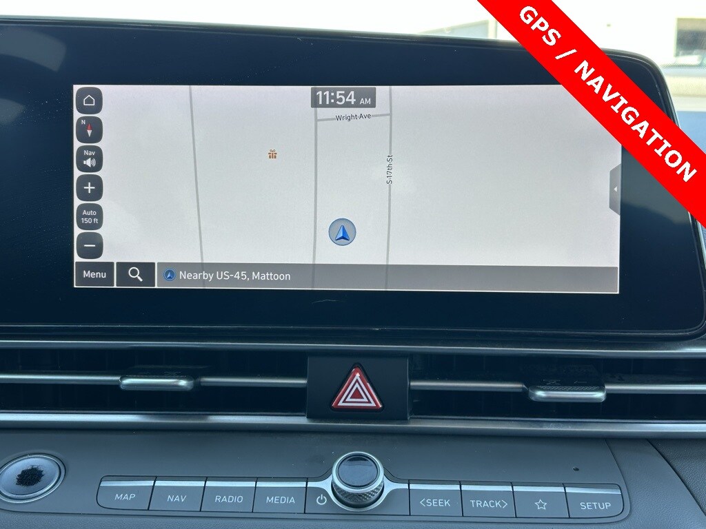 2024 Hyundai Elantra SEL photo 3