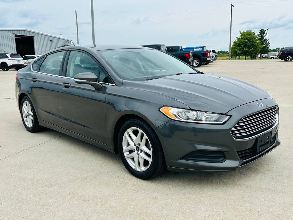 Used 2016 Ford Fusion SE with VIN 1FA6P0H72G5102202 for sale in Mattoon, IL