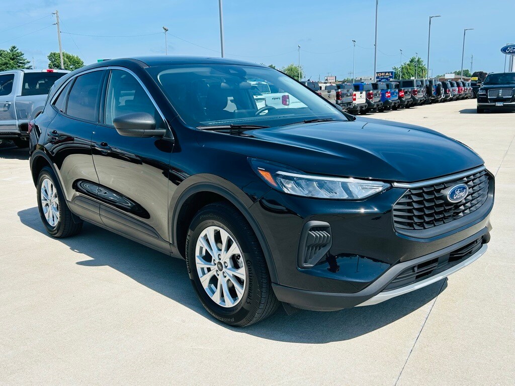 2023 Ford Escape Active photo 2