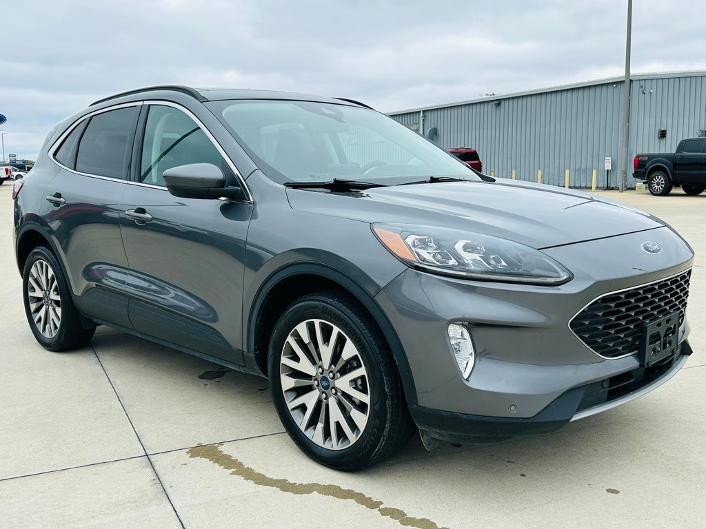 Used 2022 Ford Escape Titanium with VIN 1FMCU9J93NUB64762 for sale in Mattoon, IL