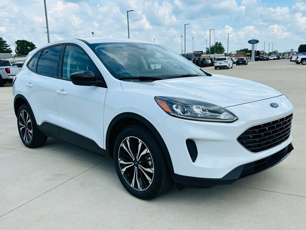Used 2022 Ford Escape SE with VIN 1FMCU9G67NUC04886 for sale in Mattoon, IL