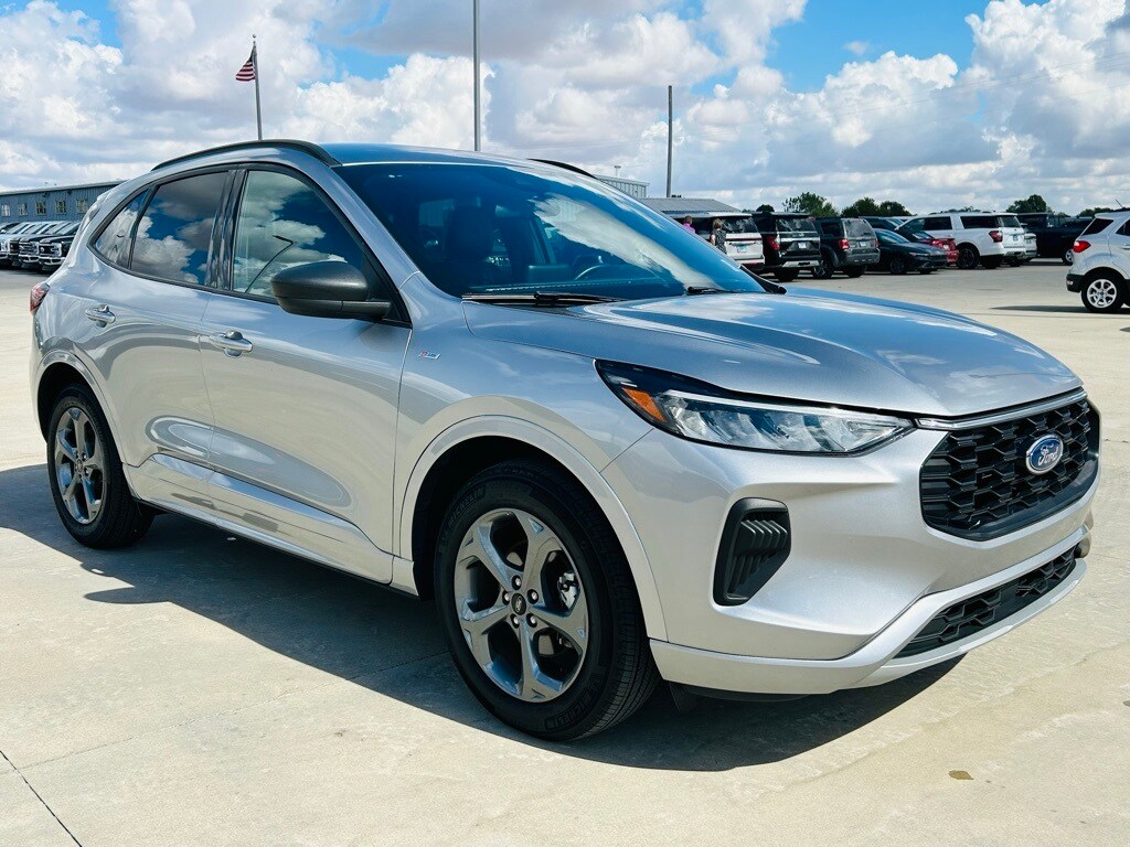2024 Ford Escape ST-Line photo 2